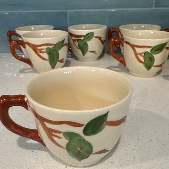 Franciscan Apple Pattern Set of 8 Cups and Saucers Tea Cups Vintage Cottagecore - Picture 4 of 9